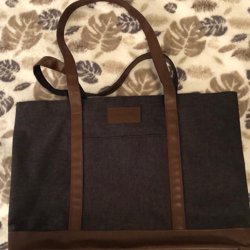 Chic grey brown leather tote bag